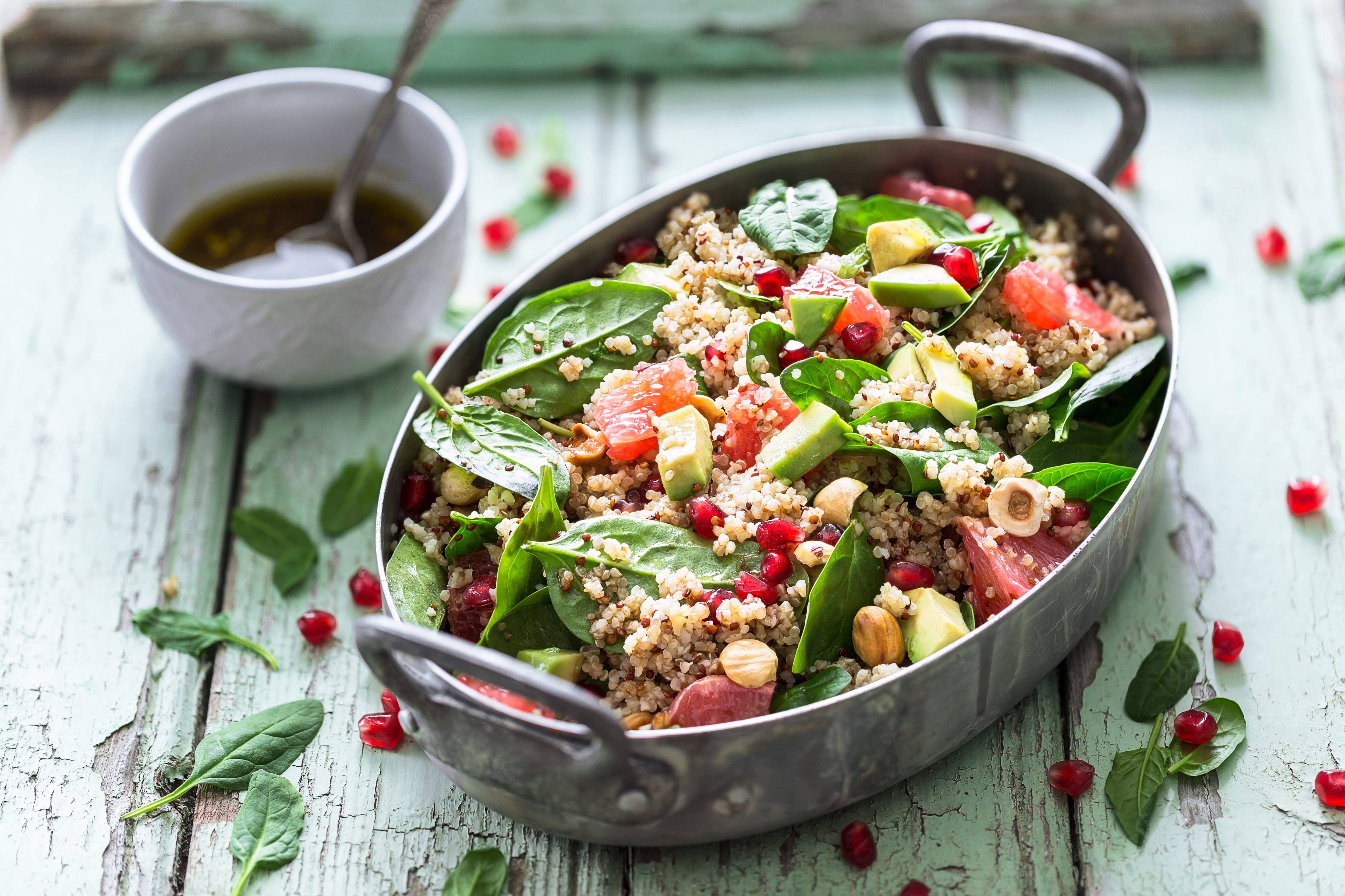 QUINOA SALAD with POMEGRANATE & SPINACH