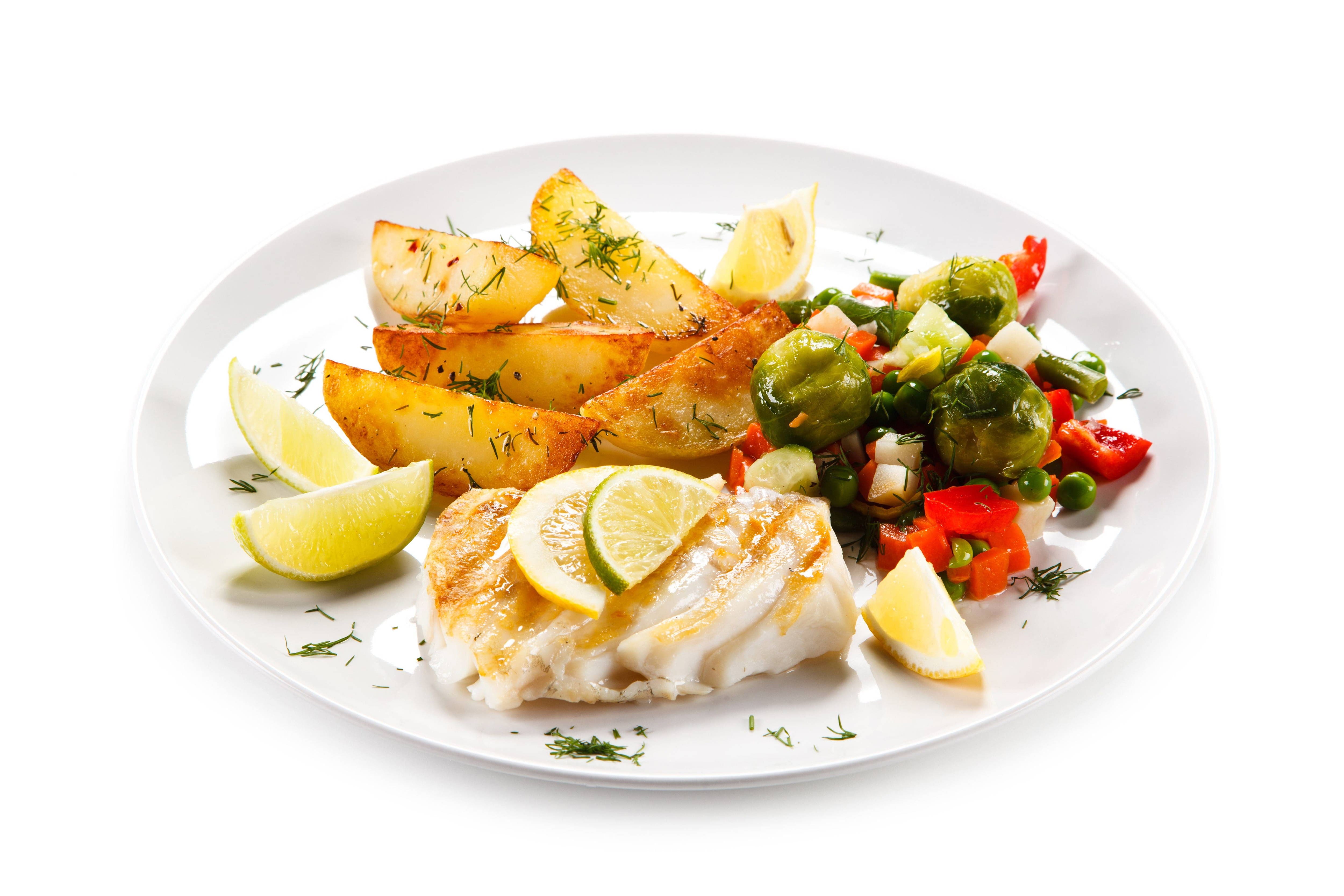 A HEALTHIER FISH & CHIPS with MUSHY PEAS & TARTARE SAUCE 